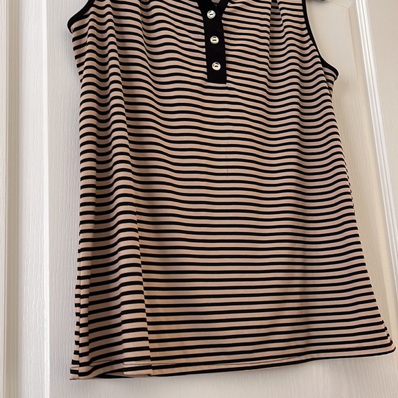 ✨SOLD✨Diana Belle Sleeveless Striped Blouse - Picture 6 of 6